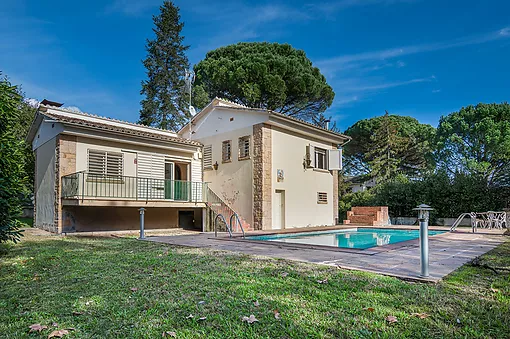 XALET AMB PISCINA A VILOBÍ D'ONYAR